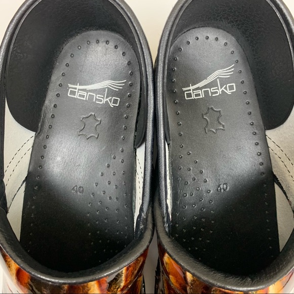 Dansko professional nursing clogs in reptile print - Picture 5 of 9